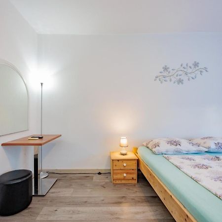 Crowonder Lucky Holiday House With Pool And Patio 30 Meters From The Beach 자다르 외부 사진