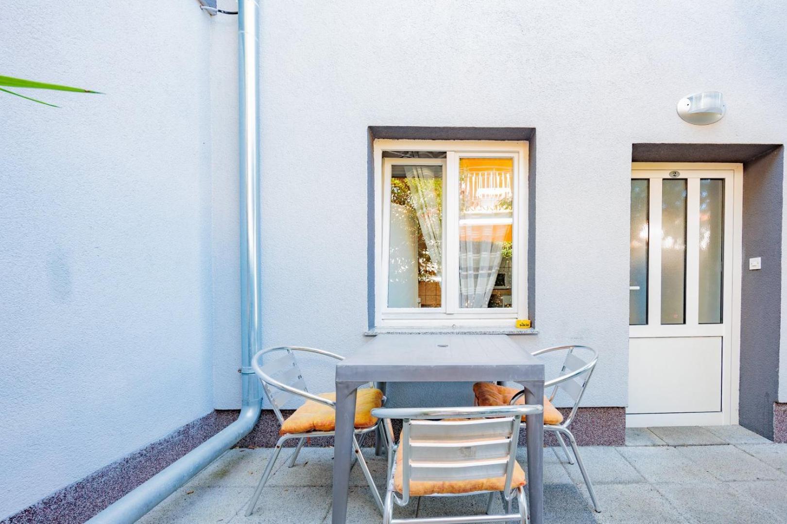 Crowonder Lucky Holiday House With Pool And Patio 30 Meters From The Beach 자다르 외부 사진