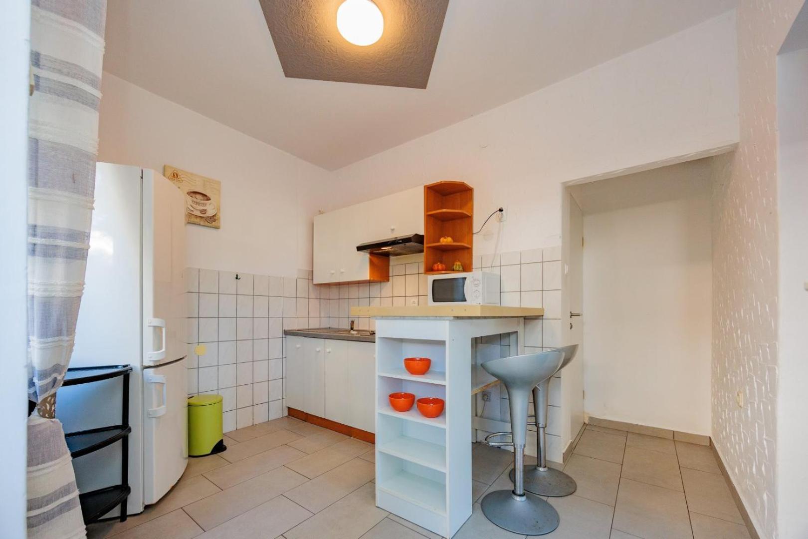 Crowonder Lucky Holiday House With Pool And Patio 30 Meters From The Beach 자다르 외부 사진