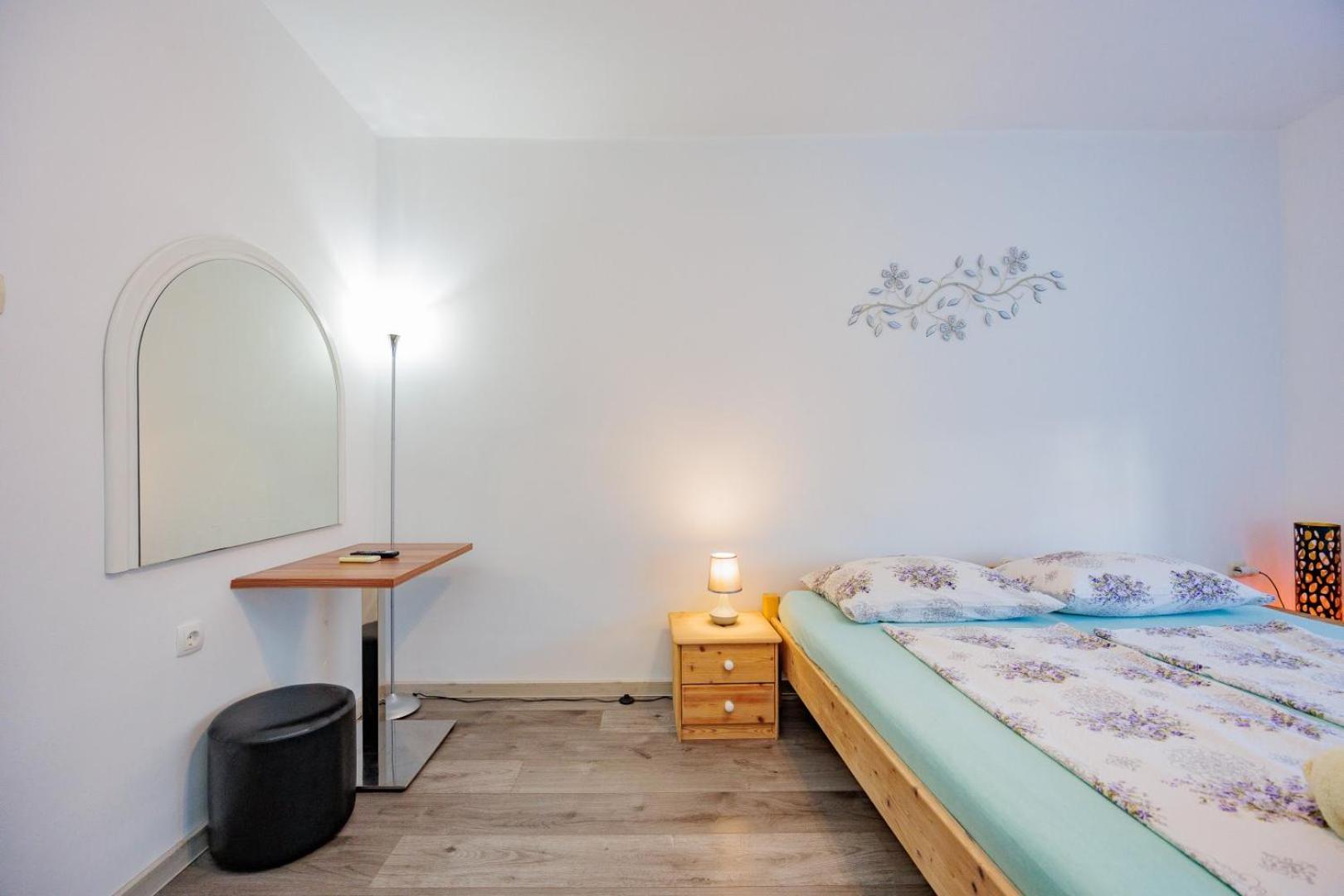 Crowonder Lucky Holiday House With Pool And Patio 30 Meters From The Beach 자다르 외부 사진