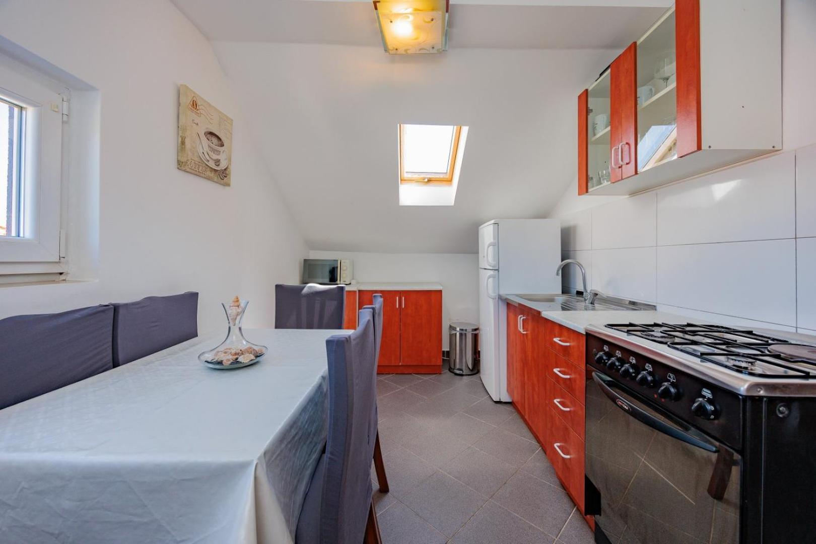 Crowonder Lucky Holiday House With Pool And Patio 30 Meters From The Beach 자다르 외부 사진