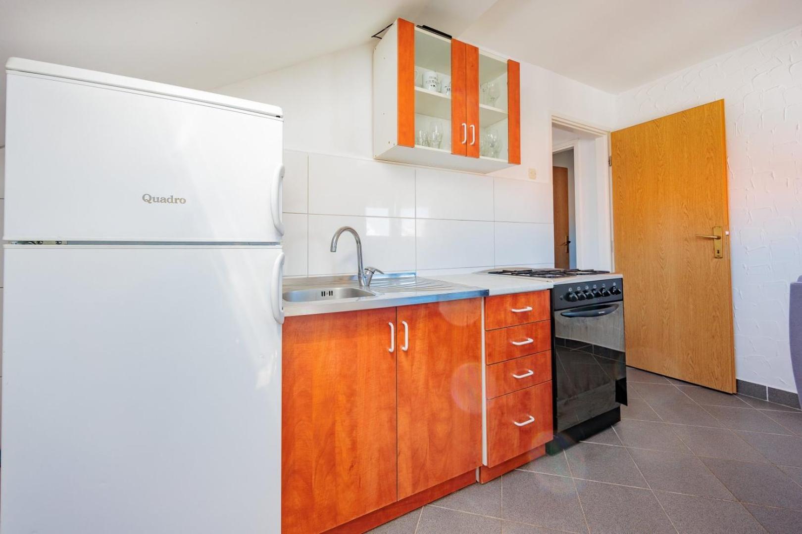 Crowonder Lucky Holiday House With Pool And Patio 30 Meters From The Beach 자다르 외부 사진