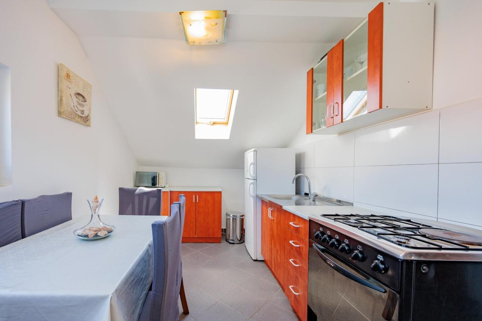 Crowonder Lucky Holiday House With Pool And Patio 30 Meters From The Beach 자다르 외부 사진