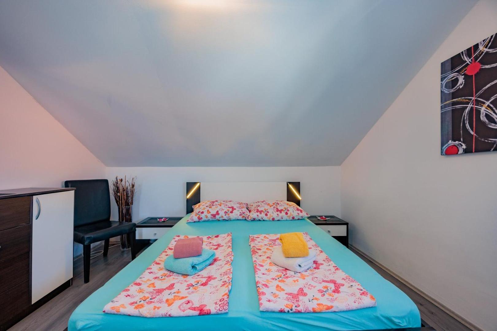 Crowonder Lucky Holiday House With Pool And Patio 30 Meters From The Beach 자다르 외부 사진