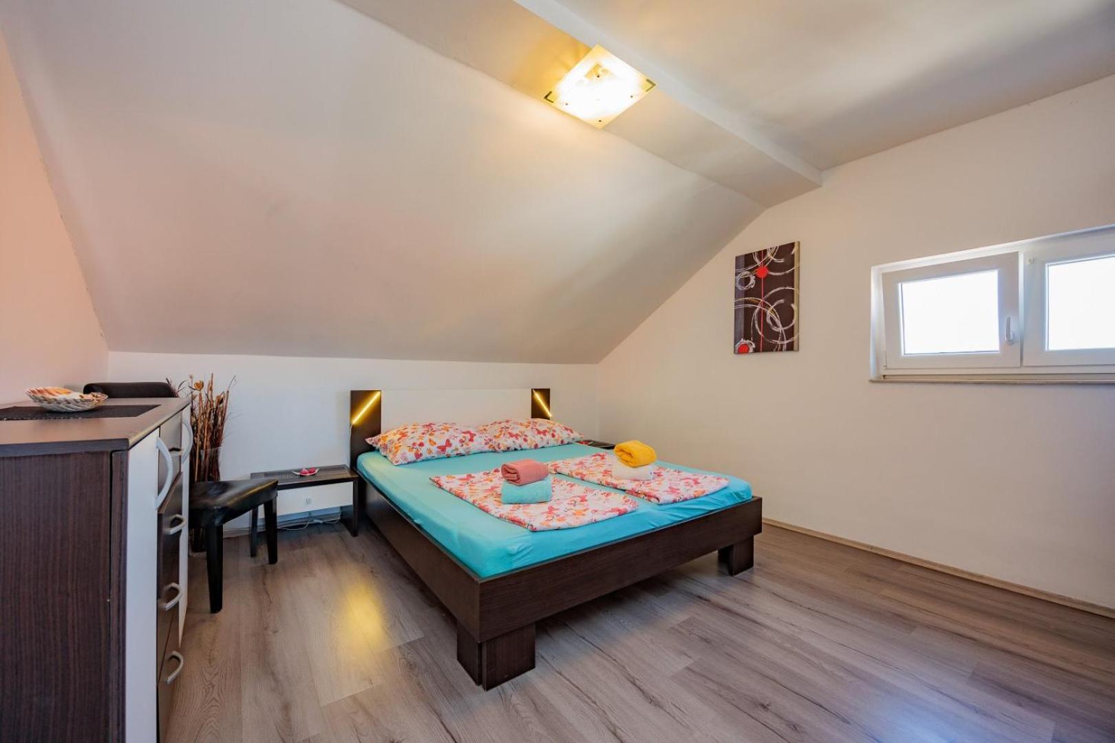 Crowonder Lucky Holiday House With Pool And Patio 30 Meters From The Beach 자다르 외부 사진