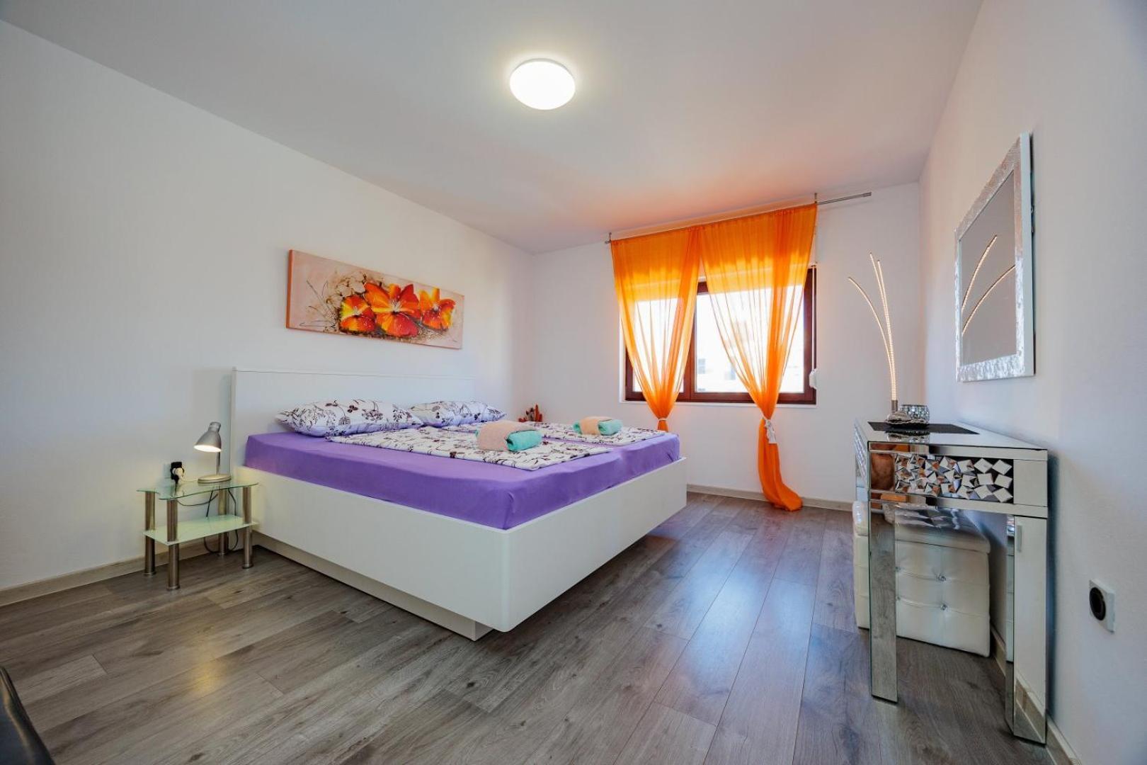 Crowonder Lucky Holiday House With Pool And Patio 30 Meters From The Beach 자다르 외부 사진
