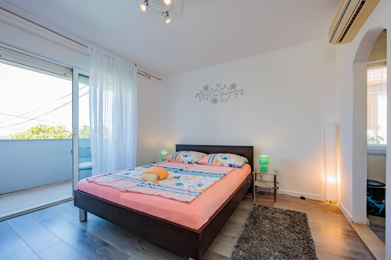 Crowonder Lucky Holiday House With Pool And Patio 30 Meters From The Beach 자다르 외부 사진