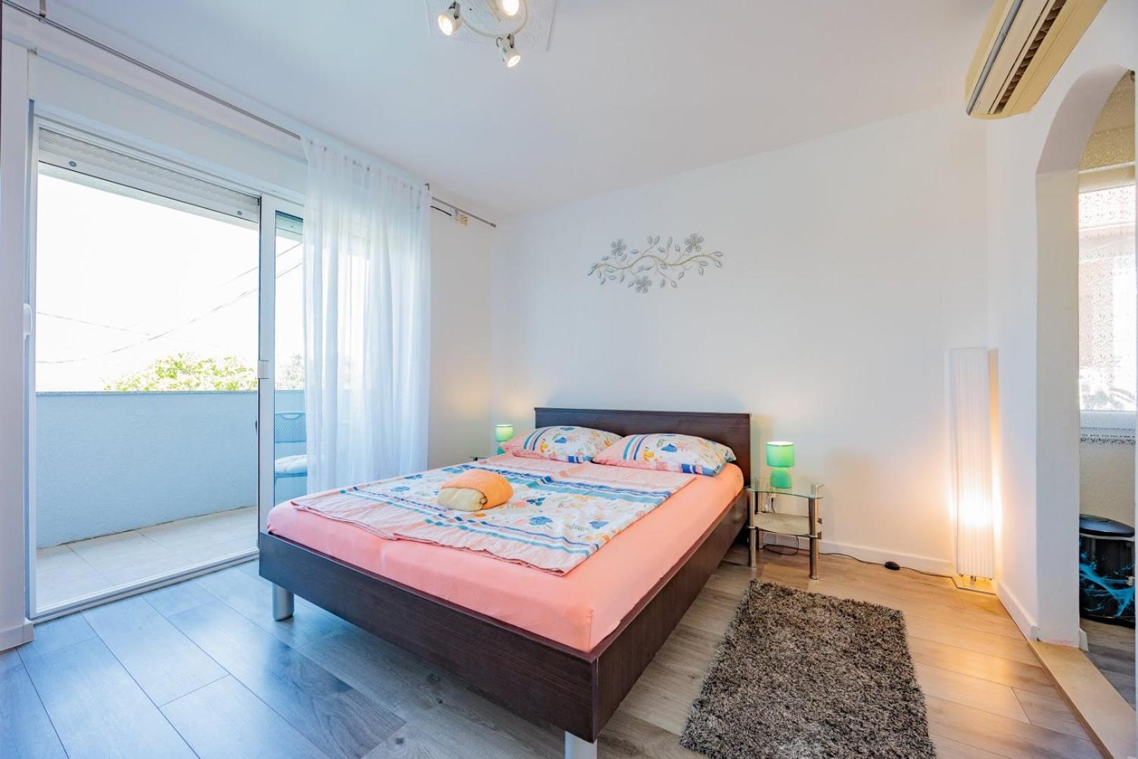 Crowonder Lucky Holiday House With Pool And Patio 30 Meters From The Beach 자다르 외부 사진