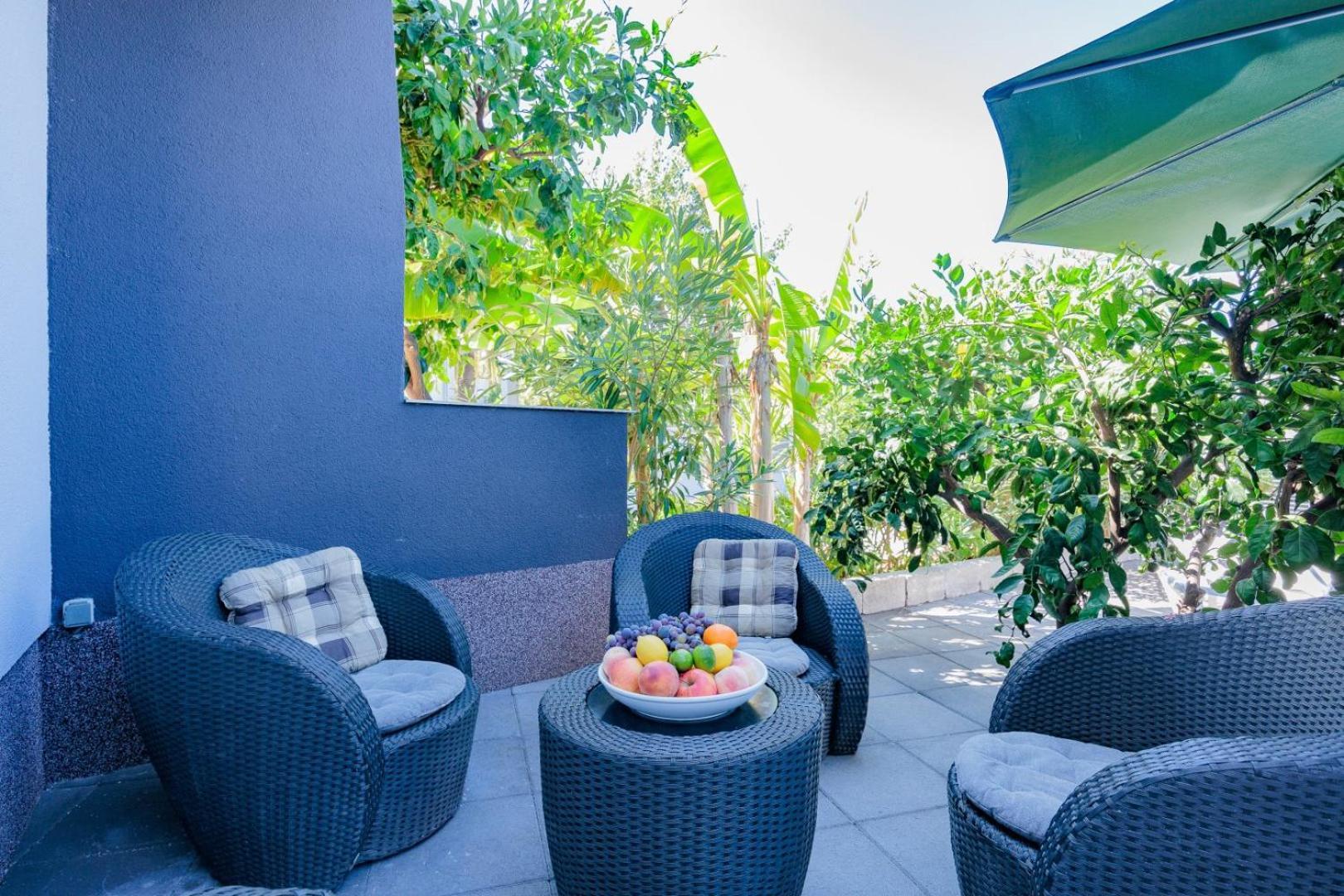Crowonder Lucky Holiday House With Pool And Patio 30 Meters From The Beach 자다르 외부 사진